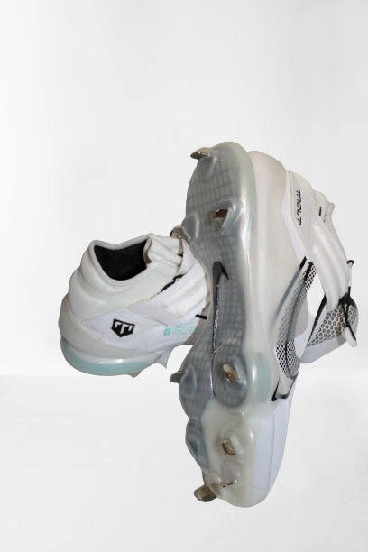 Force Zoom Trout 7 Men's Size 11 Metal Baseball Cleat White AND Black.